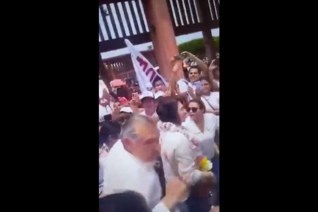 Adán Augusto da codazo a diputada de Tabasco