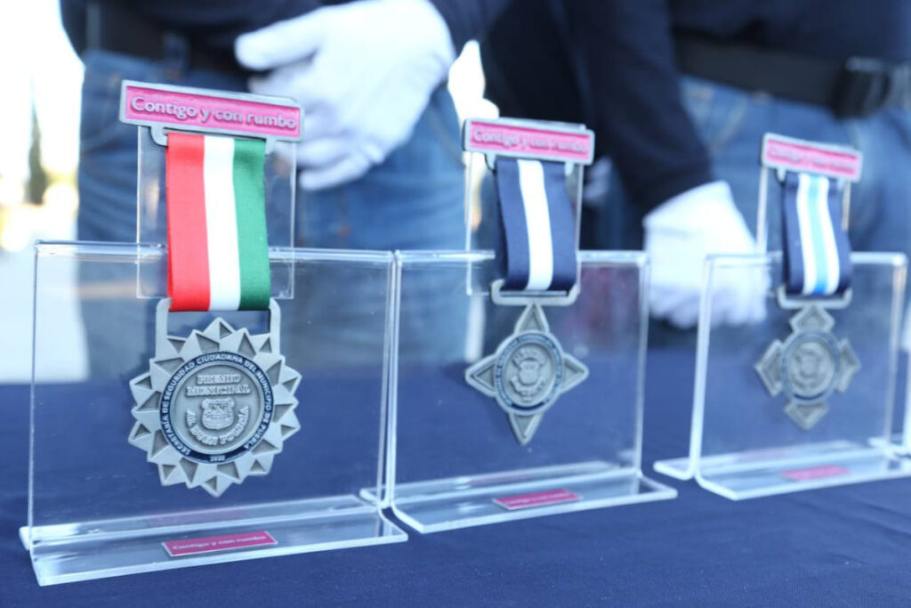 condecoracion policias destacados 1
