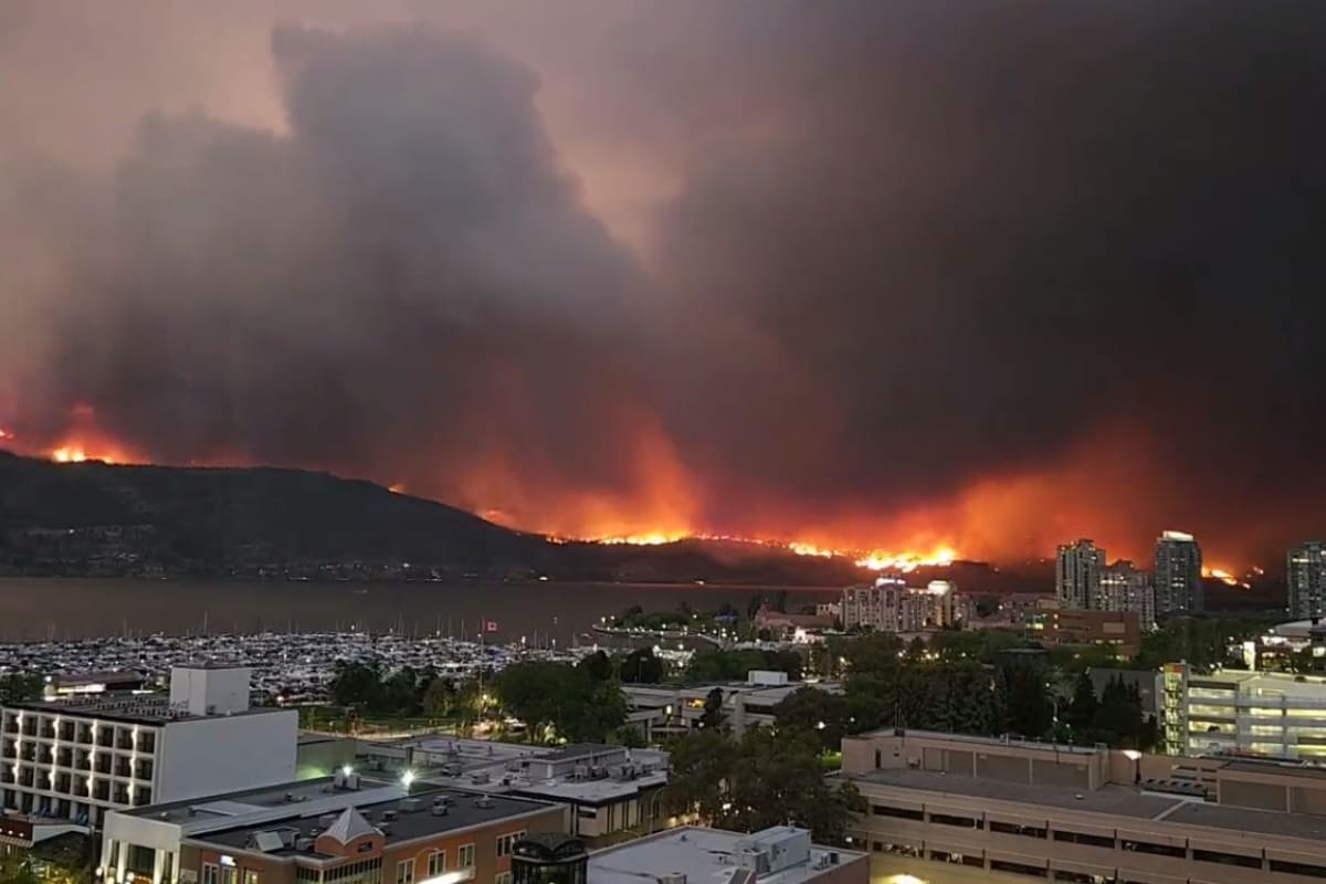 VIDEOS: Evacuación masiva en territorios del noroeste de Canadá ante incendios forestales 3 incendio Canadá