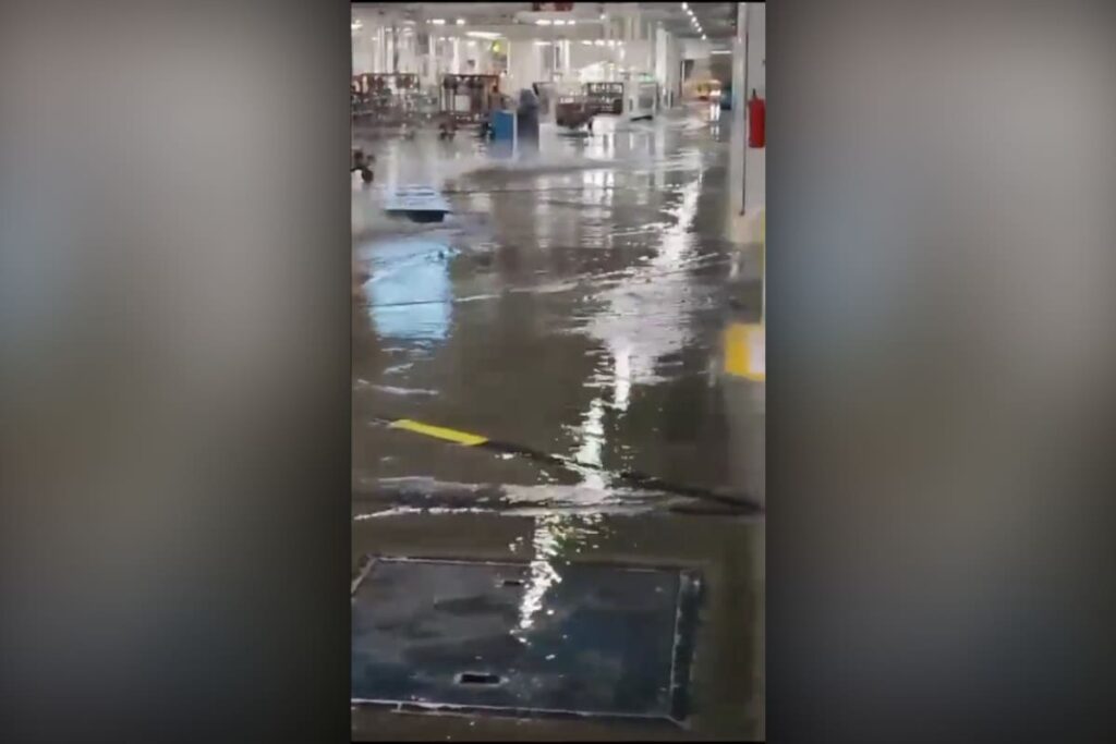 VIDEO: Planta de Volkswagen en Puebla se inundó por fuertes lluvias  
