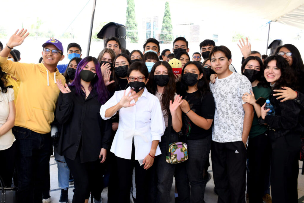 lilia cedillo bachillerato 5 de mayo 1