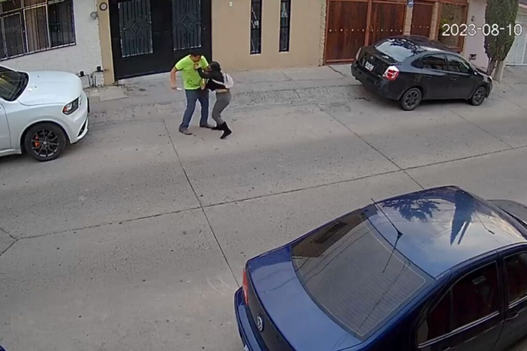 Mujer muere apuñalada en intento de asalto en León