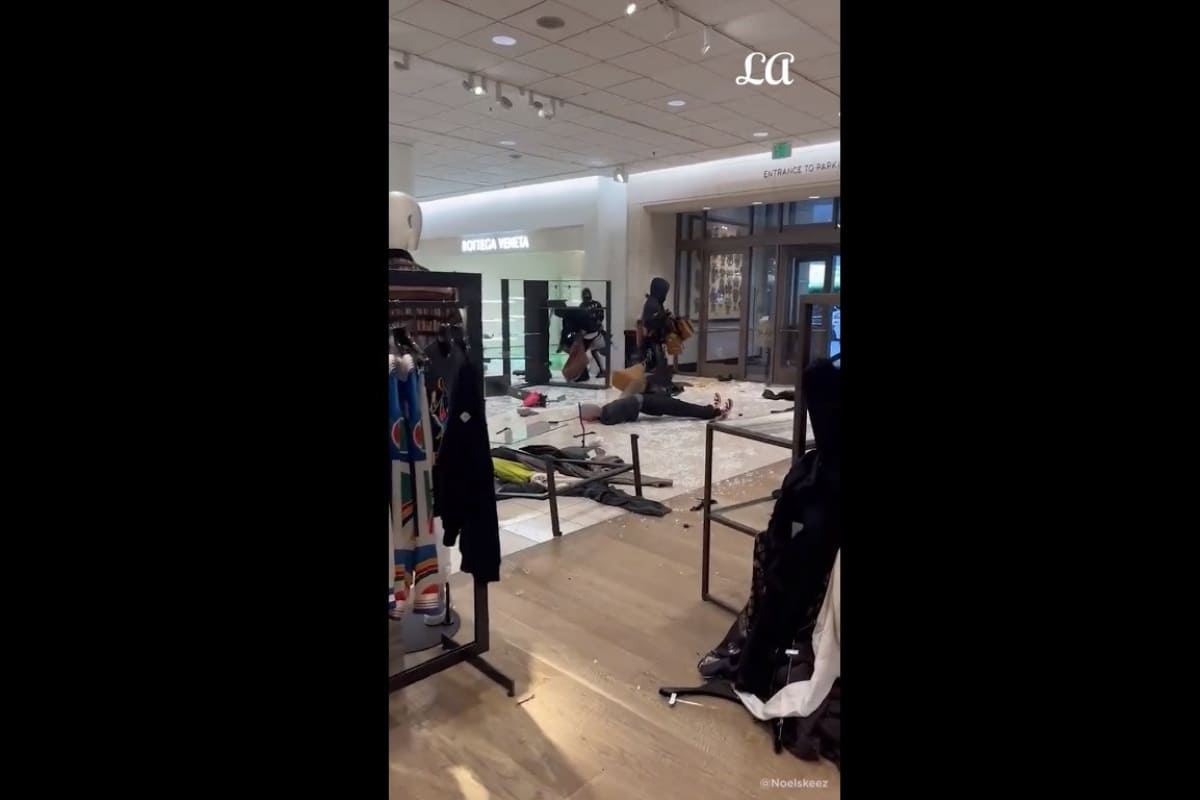 Lujosas tiendas en California continúan siendo saqueadas 3 saqueos en california