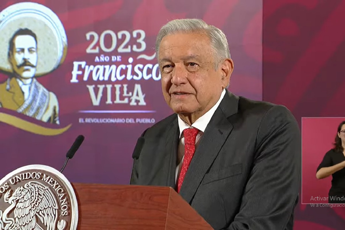 wendy en la estatua de la libertad 1