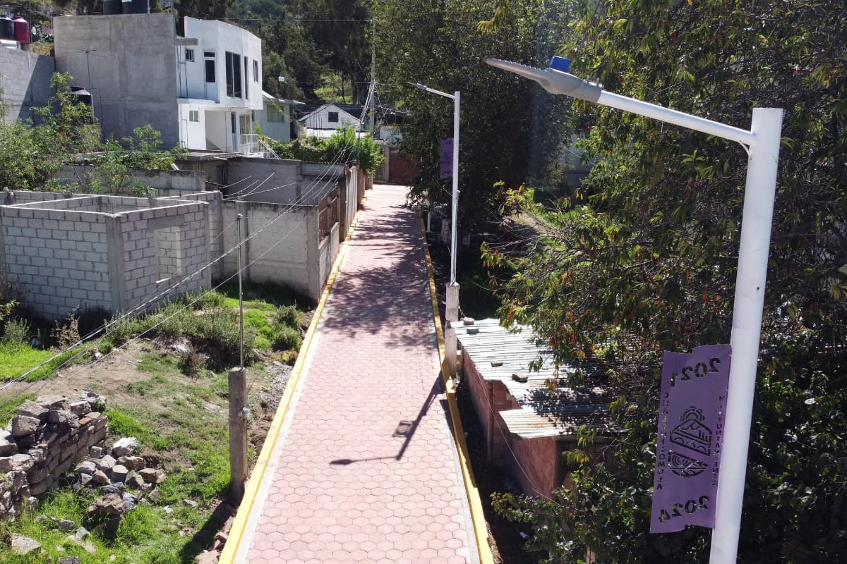 Con obras de calidad, Uruviel González combate más de 20 años de rezago en Ciudad Serdán 1 Andador Capulines en Ciudad Serdan 1