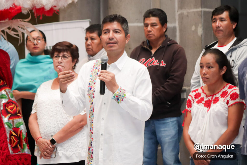 Eduardo Rivera entrega de apoyos 1