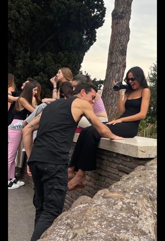 ¿Hay romance? Eiza González y Mario Casas son captados juntos en Roma 4 Eiza González y Mario Casas