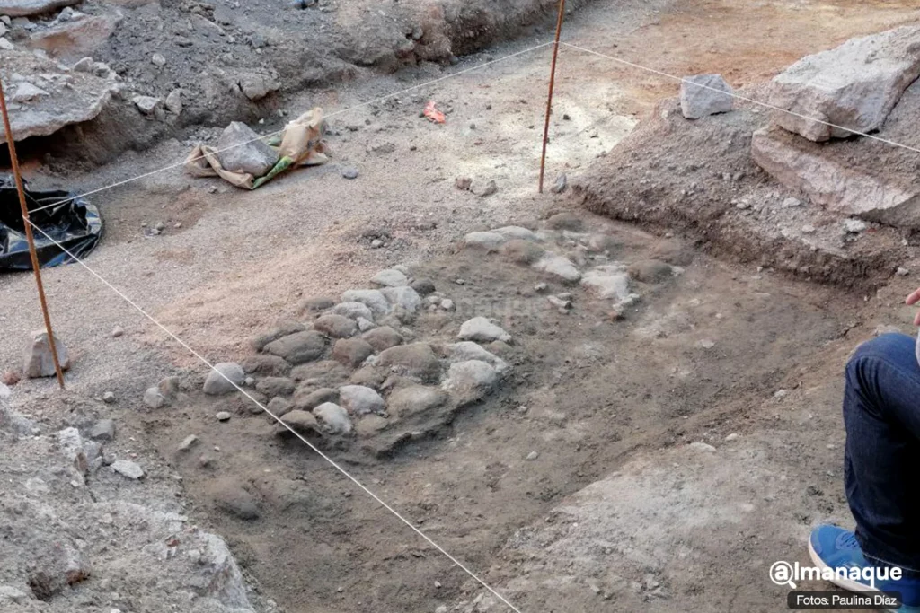 FOTOS: Este es el camino empedrado arqueológico que encontraron en la 16 de Septiembre