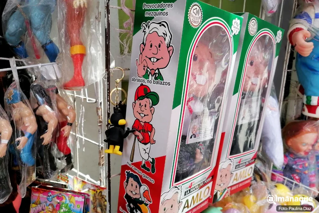 Muneco AMLO centro 2