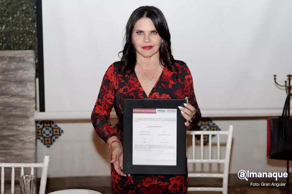 Norma Layón se registra en la interna de Morena