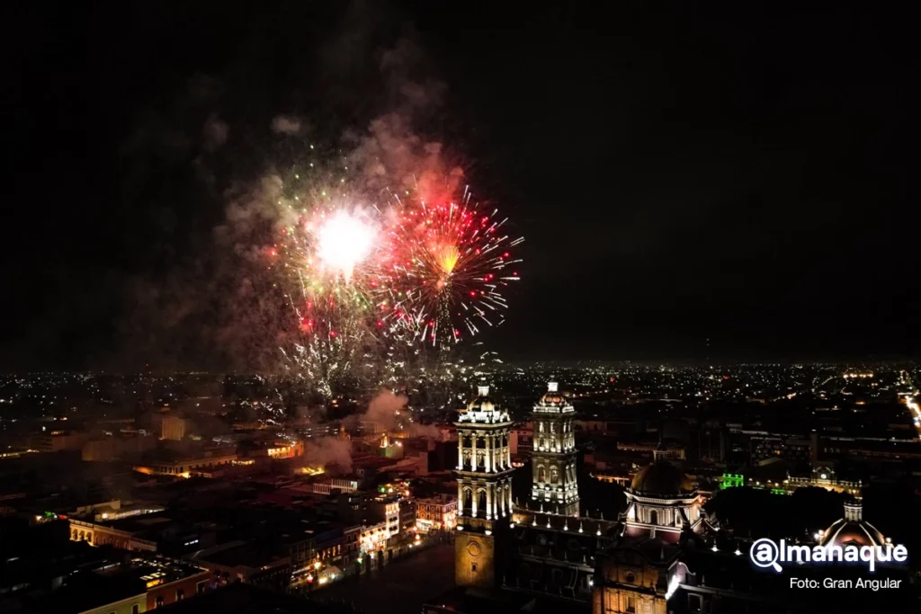 "Viva por siempre una Puebla unida y sin distinciones", Sergio Salomón en su primer Grito de Independencia 19 Sergio Salomon Eduardo Rivera grito 15 de septiembre centro de Puebla 2023 12
