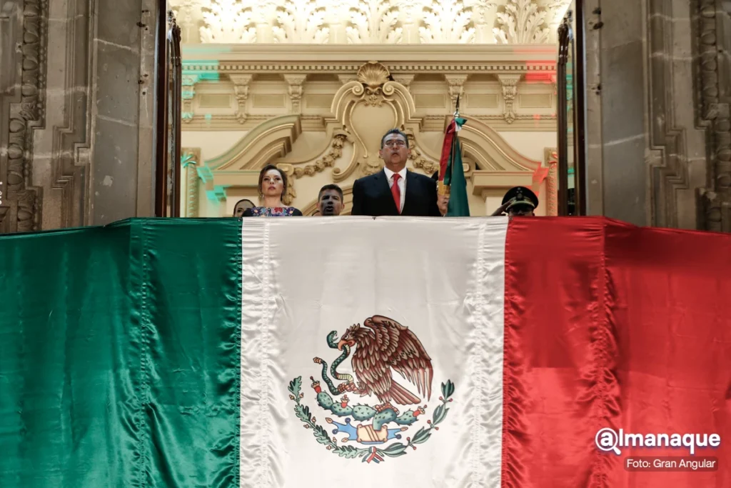 "Viva por siempre una Puebla unida y sin distinciones", Sergio Salomón en su primer Grito de Independencia 15 Sergio Salomon Eduardo Rivera grito 15 de septiembre centro de Puebla 2023 3