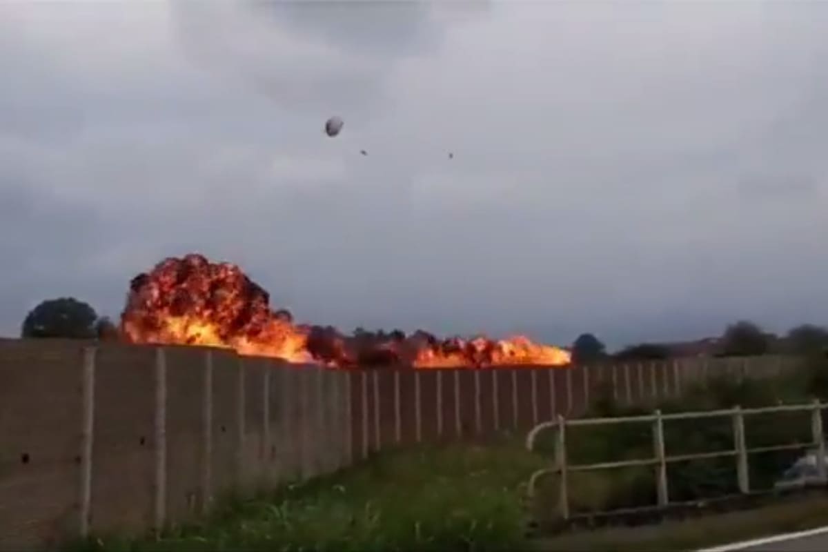 VIDEO: Avión acrobático se estrelló en Turín; murió una niña 3 VIDEO: Avión acrobático se estrelló en Turín; murió una niña