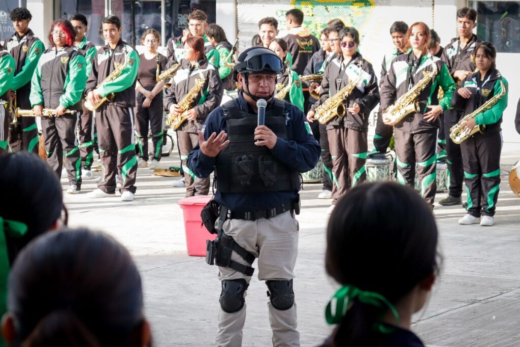 Ayuntamiento implementa operativo “Dispositivos Escolares” en el BINE 8 dispositivos escolares