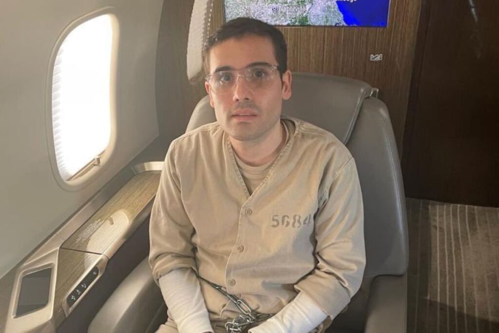 Liberan primera foto de Ovidio Guzmán tras extradición a Estados Unidos