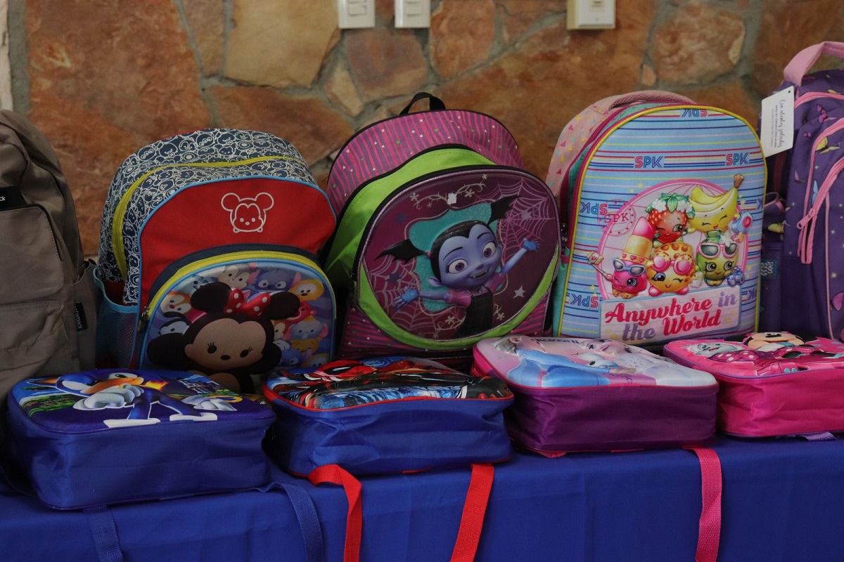Recolectores voluntarios reciben kits de útiles escolares en Puebla 1 kits escolares