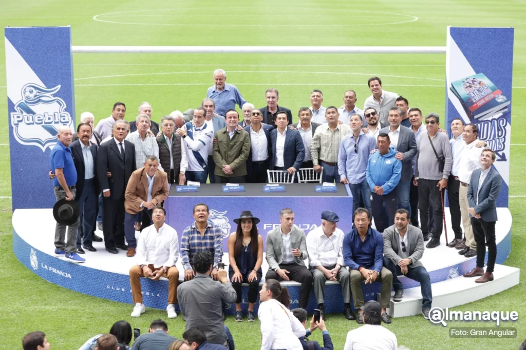 leyendas del Club Puebla presentacion del libro Leyendas Enfranjadas 3