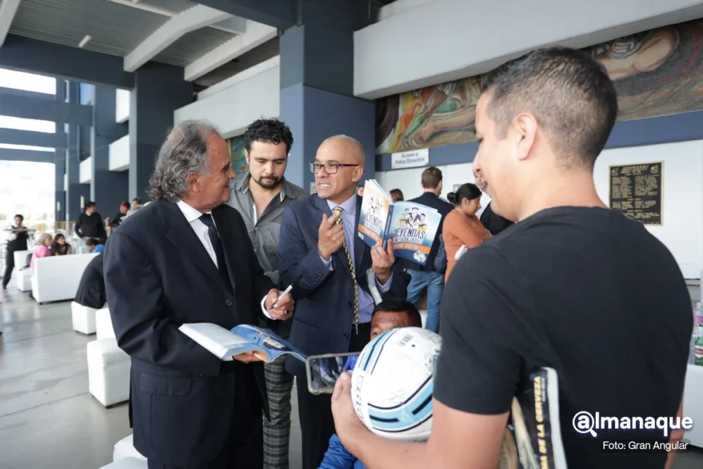 leyendas del Club Puebla presentacion del libro Leyendas Enfranjadas 8