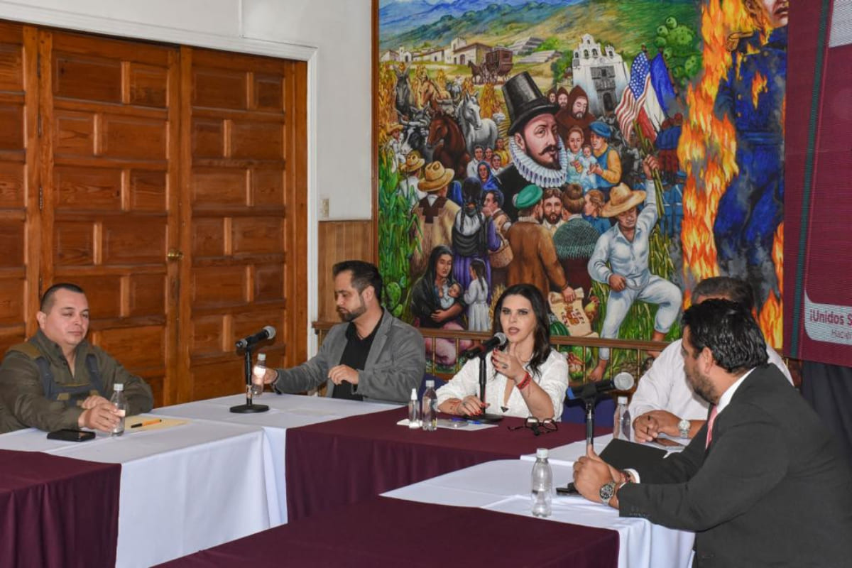 Dan de baja a dos policías exhibidos en el video de Norma Layón 1 norma layon 1