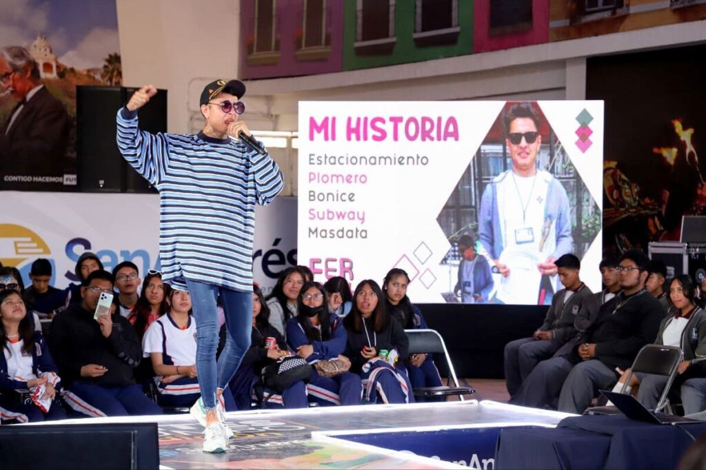 Facundo y Fer Carnal inauguran Foro Mentes con Rumbo en San Andrés Cholula