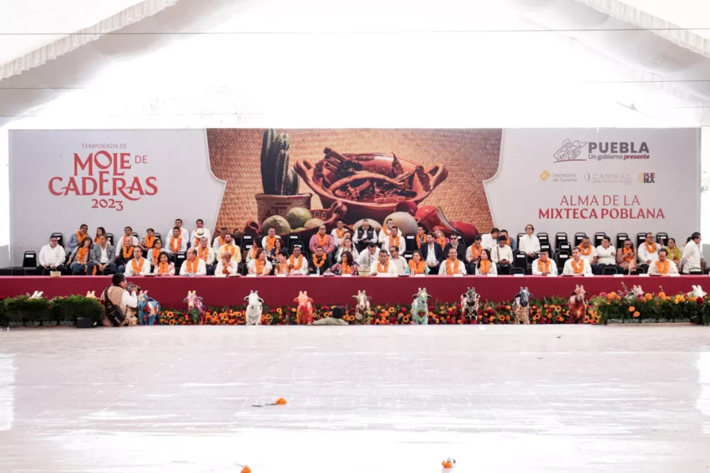 Mole de Caderas uno de los “10 mejores platillos” de Mexico: Sergio Salomón inaugura temporada 34 Mole de caderas 2023 Puebla