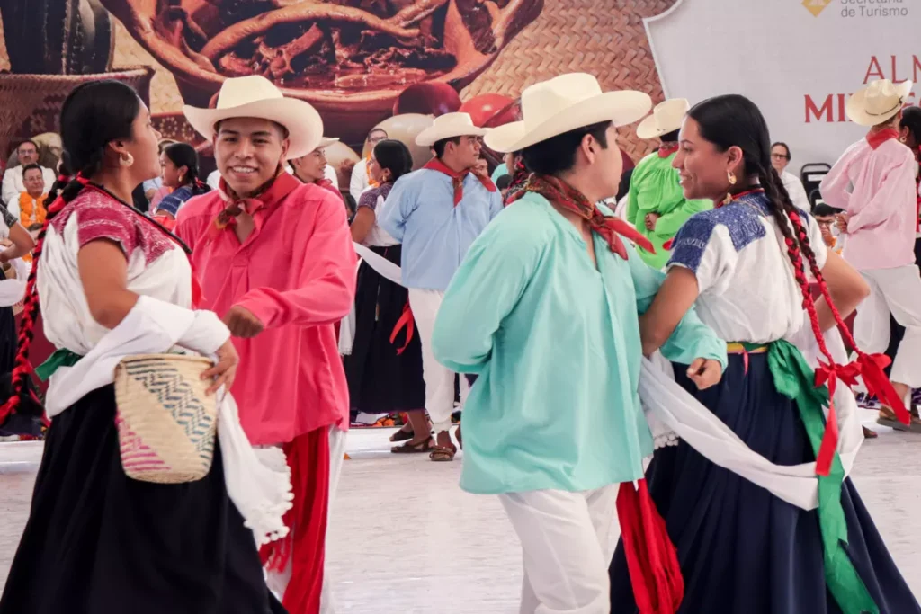 Mole de Caderas uno de los “10 mejores platillos” de Mexico: Sergio Salomón inaugura temporada 28 Gobernador Sergio Salomon Inauguracion Temporada de Mole de Caderas 4