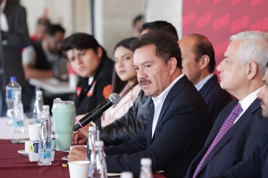 Ignacio Mier reunión de aspirantes