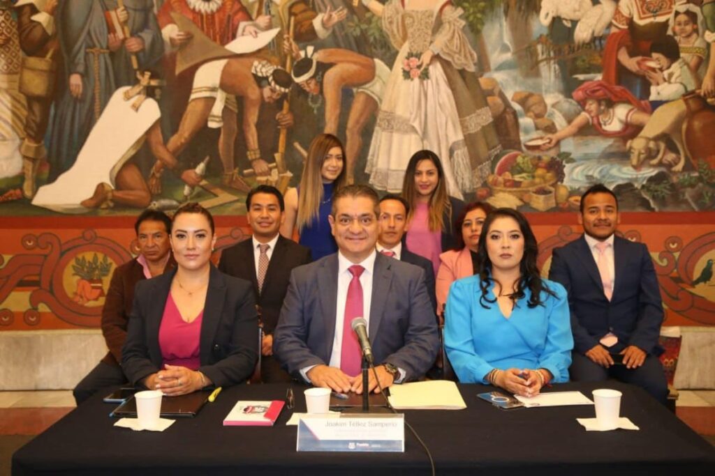 Veterinarios inspeccionan calidad de la carne en taquerías de Puebla