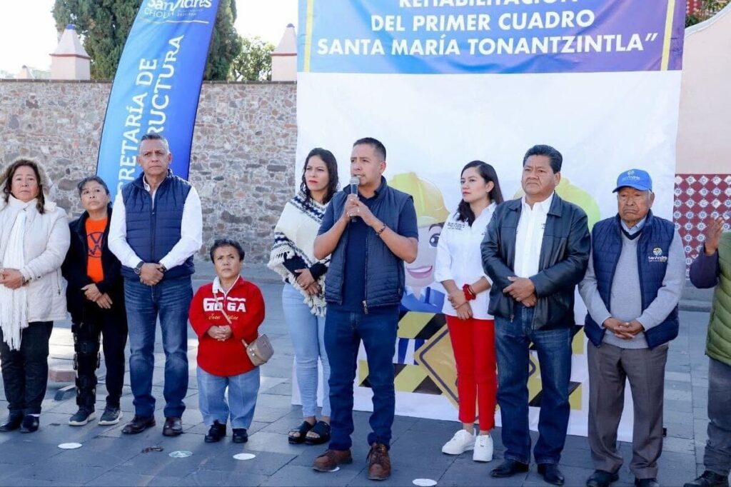 Edmundo Tlatehui inaugura la rehabilitación de la 16 de Septiembre con una inversión de 40 mdp 19 Inicia Mundo Tlatehui rehabilitación del primer cuadro de Santa María Tonantzintla