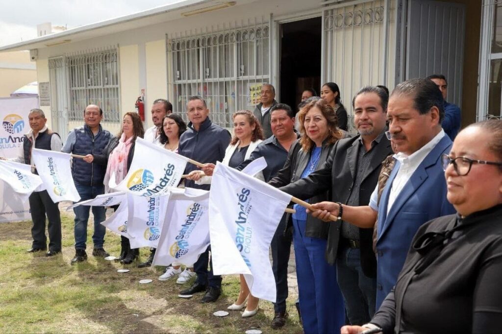 Beneficia Mundo Tlatehui a tres escuelas del municipio con cisternas de captación de agua de lluvia