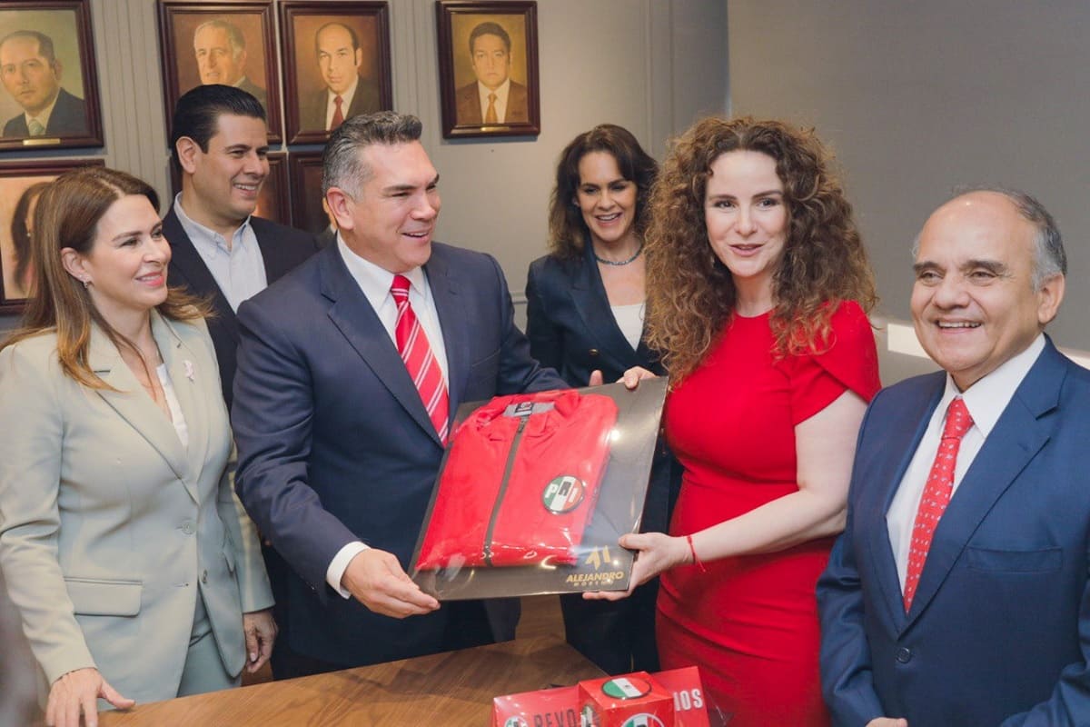 Otro “chapulineo” de Nancy De la Sierra, pide regresar al PRI en el Senado 3 Nancy de la Sierra regresa al PRI