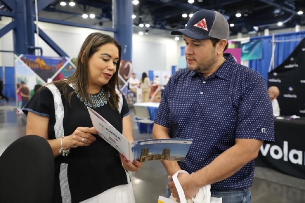 Promueve gobierno estatal a Puebla entre visitantes de Houston Travel Fest