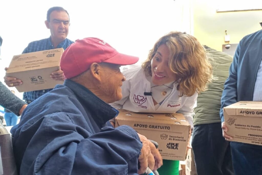 Entrega San Andrés Cholula productos lácteos del Programa Integral Alimentario