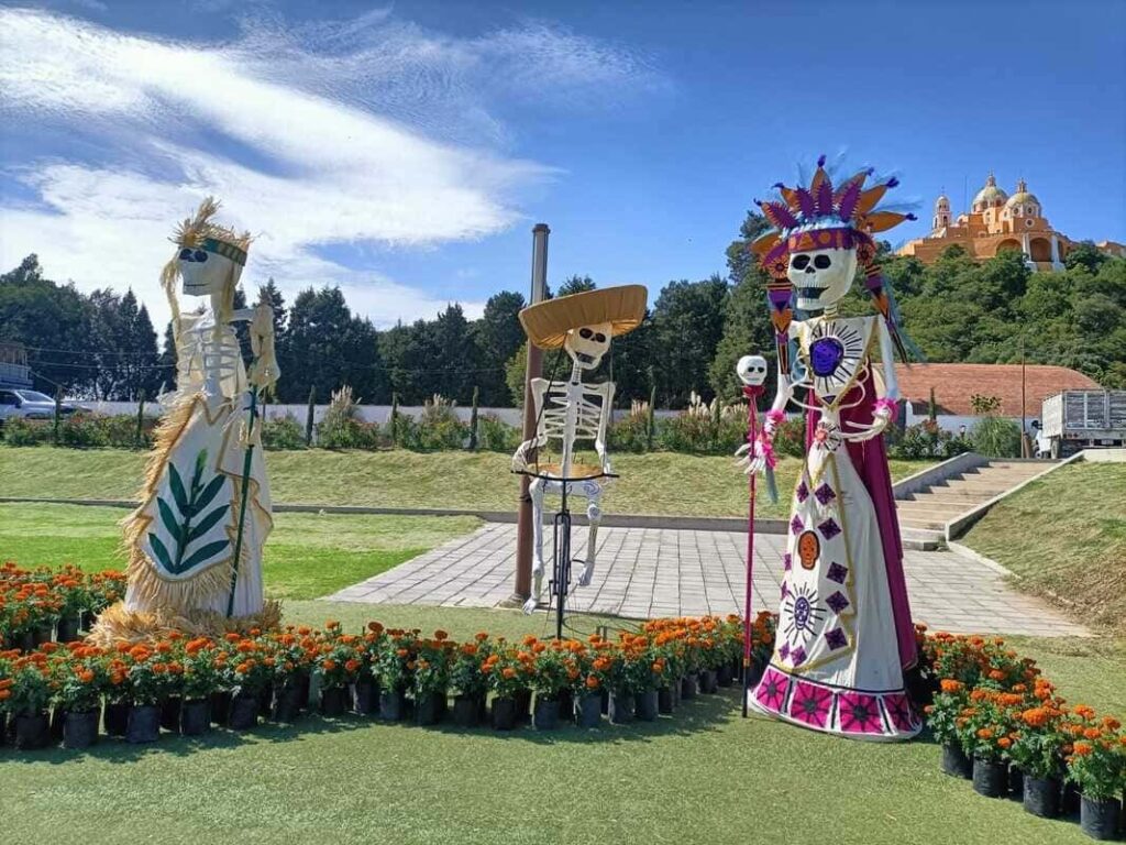 Ofrendas, concursos y cine de terror: todo sobre el Sendero al Mictlán en Cholula