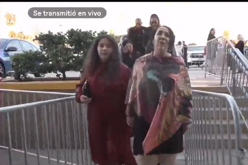 Alcaldesa de Playas de Rosarito presenta su informe al ritmo de Star Wars