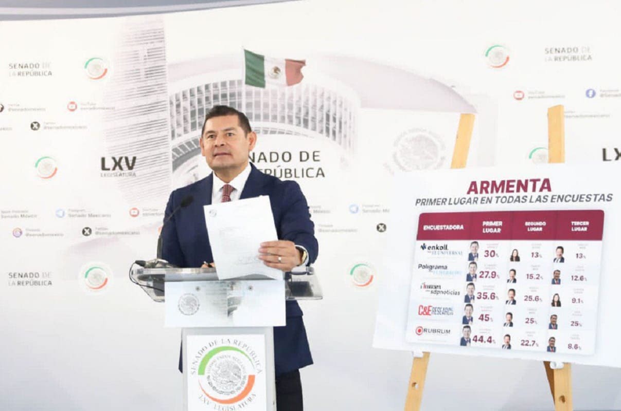 Armenta deja el Senado y reta a Lalo Rivera a un debate en el zócalo de Puebla 9 alejandro armenta pide licencia al senado