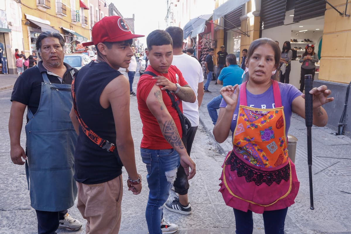 ambulantes vs policias municipales puebla 4 1