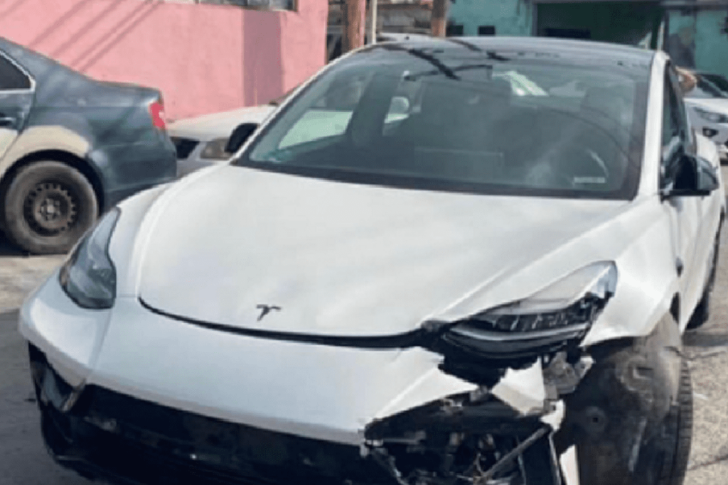 Reportan aparatoso choque en Reynosa; un Tesla involucrado