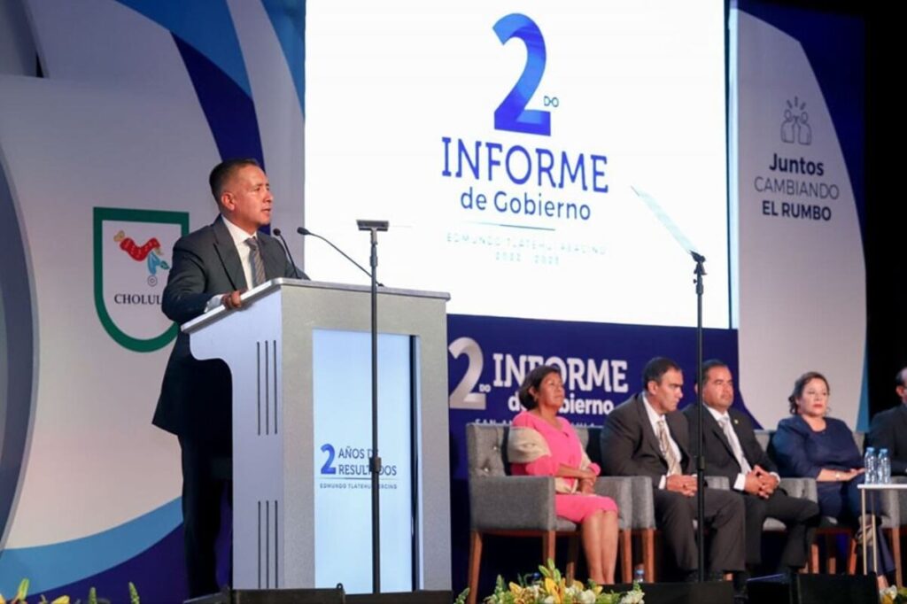 alcalde Edmundo Tlatehui en su segundo informe