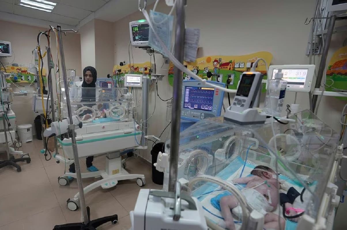 120 bebés en incubadoras podrían morir en la Franja de Gaza por falta de combustible 3 franja de gaza 120 bebes en incubadoras en riesgo