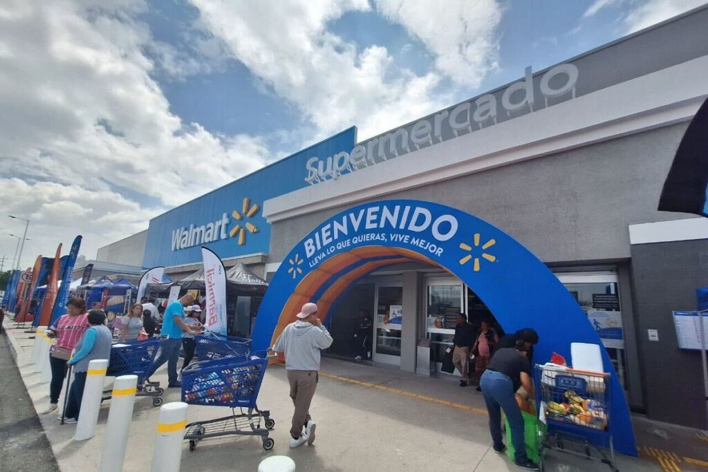 inauguran walmart villa verde 7