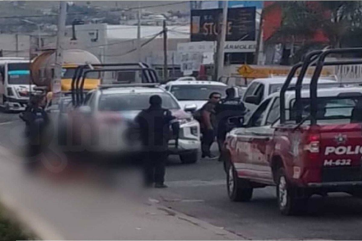 VIDEO: Vecinos de Totimehuacan golpean y dejan desnudo a presunto delincuente 1 intento linchamiento Totimehuacan