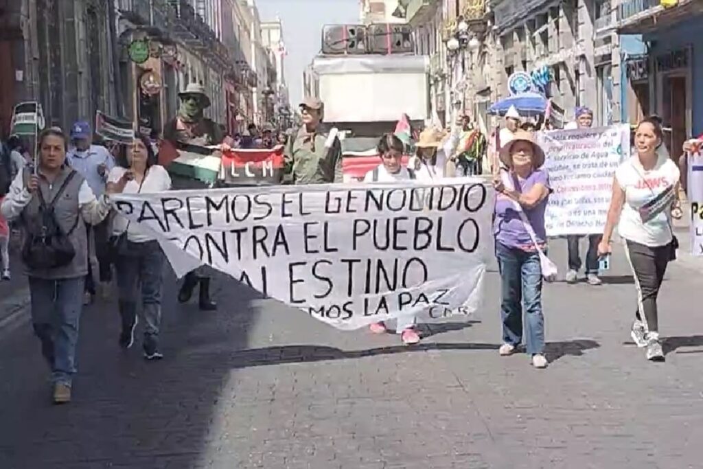 Marcha en Puebla por la paz entre Israel y Palestina