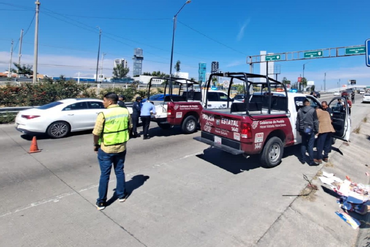Motociclista se impacta contra una unidad del transporte público y muere en el Periférico Ecológico 6 muere motociclista en el periferico ecologico