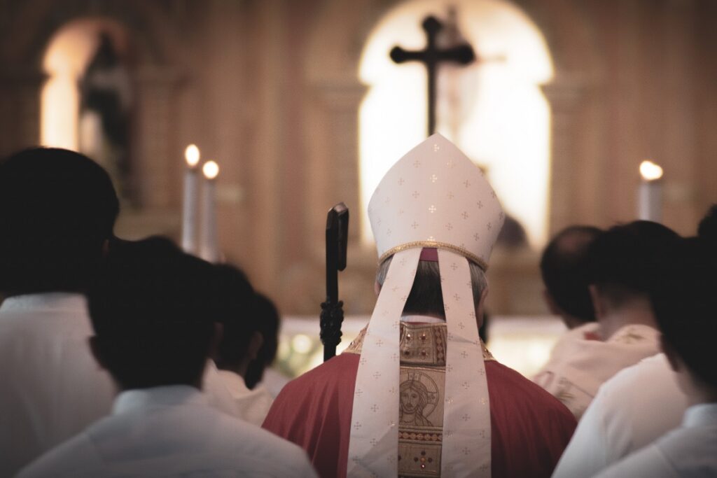 orgía gay en parroquia de polonia