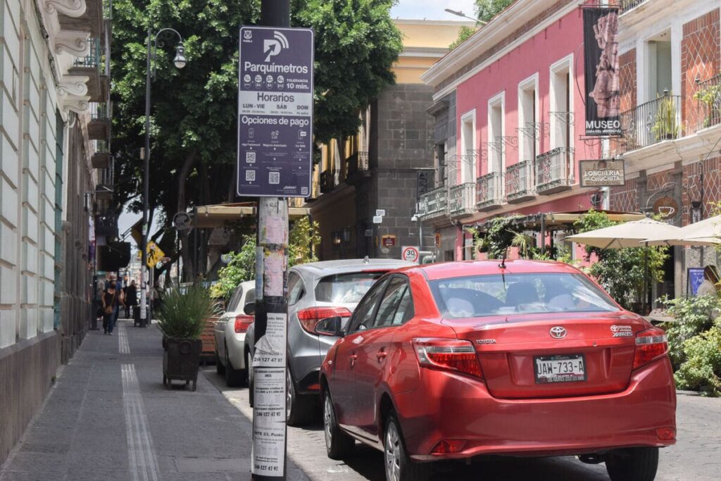Parquímetros de Puebla se mantendrán en 5 pesos por hora y eliminarán hora gratuita