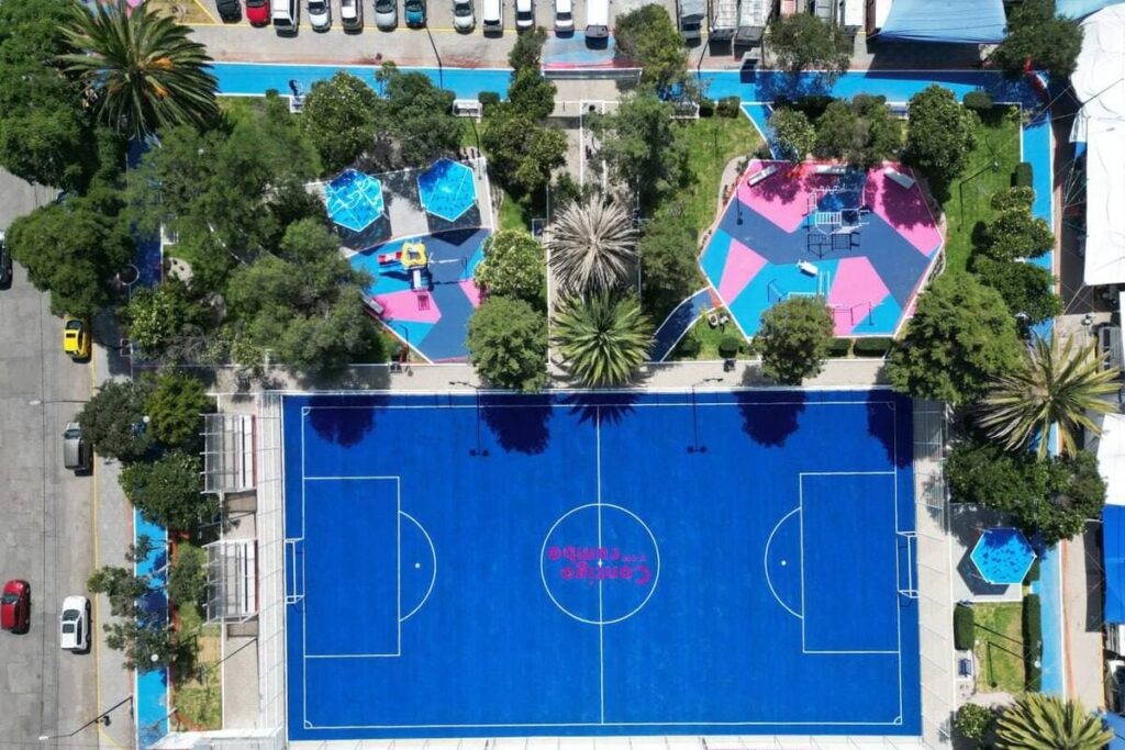 Entrega Ayuntamiento de Puebla rehabilitación del parque Benito Juárez en La Libertad