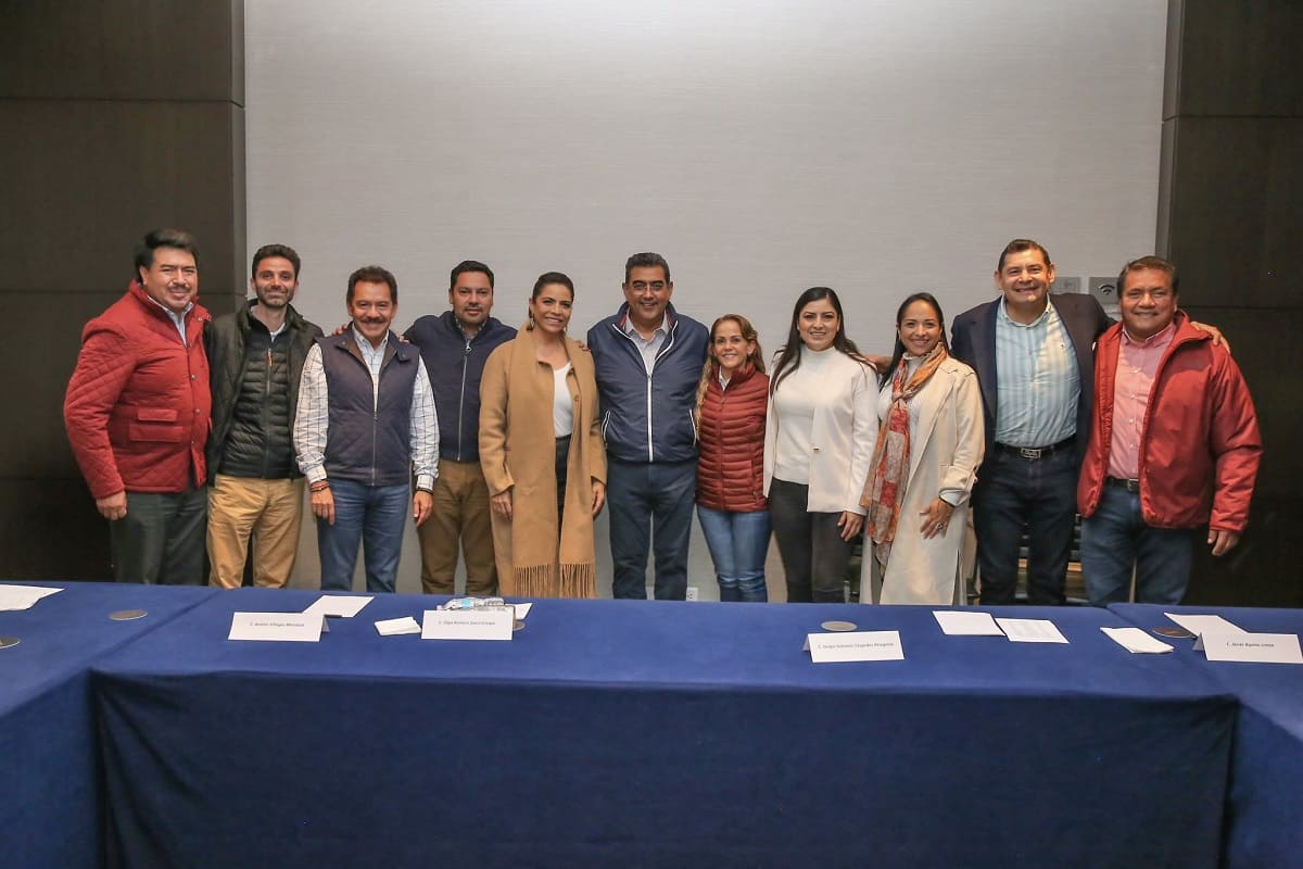 Sergio Salomón reúne a los 7 aspirantes de Morena a la gubernatura 10 reunion aspirantes morena sergio salomon