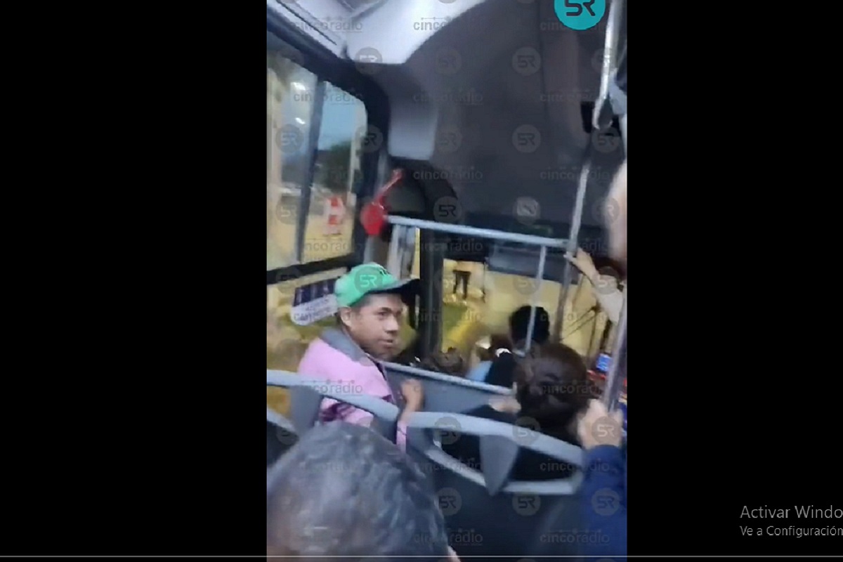 "¿Para qué se embaraza?": Sujeto se niega a ceder asiento preferencial a mujer en Ruta U-201 (VIDEO) 6 Sujeto se niega a ceder asiento preferencial a mujer en Ruta U-201