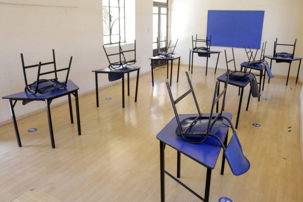 Estos son los cambios del calendario de puentes escolares de la SEP para marzo 9 salon de clases